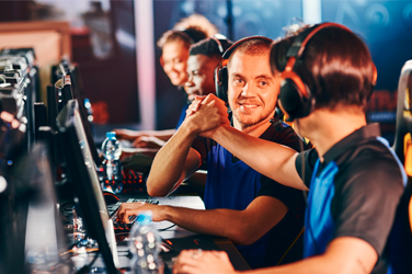 Faut-il investir en Bourse dans l’action du groupe de jeux vidéos Activision Blizzard qui va sans doute faire l’objet d’un rachat par Microsoft ?